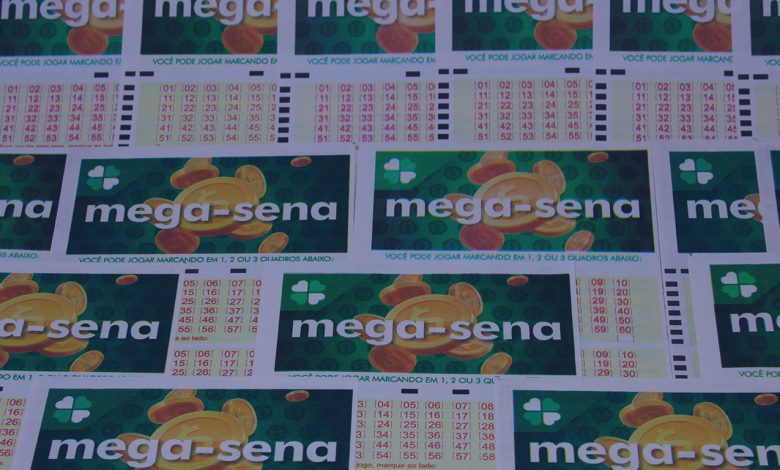 Várias cartelas da mega-sena.